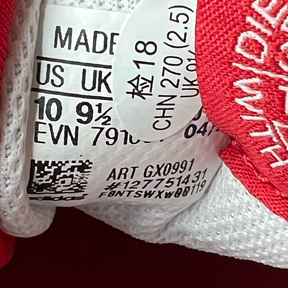 Adidas “Disney and Pixar” - Picture 10 of 11